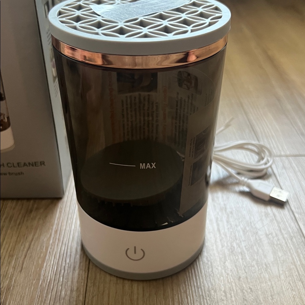 NEW Electric Makeup Brush Cleaner USB – 7000RPM Automatic Cleaner HZ-001